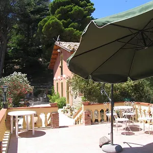 https://villa-nives-turismo-rurale.sicilyhotelsitaly.net